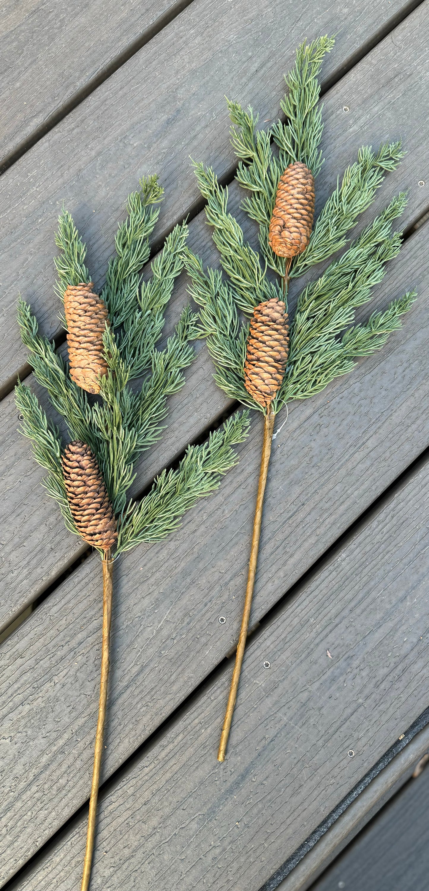 24" Spray W/Real Touch Cypress , Pine Cone - Green/Natural