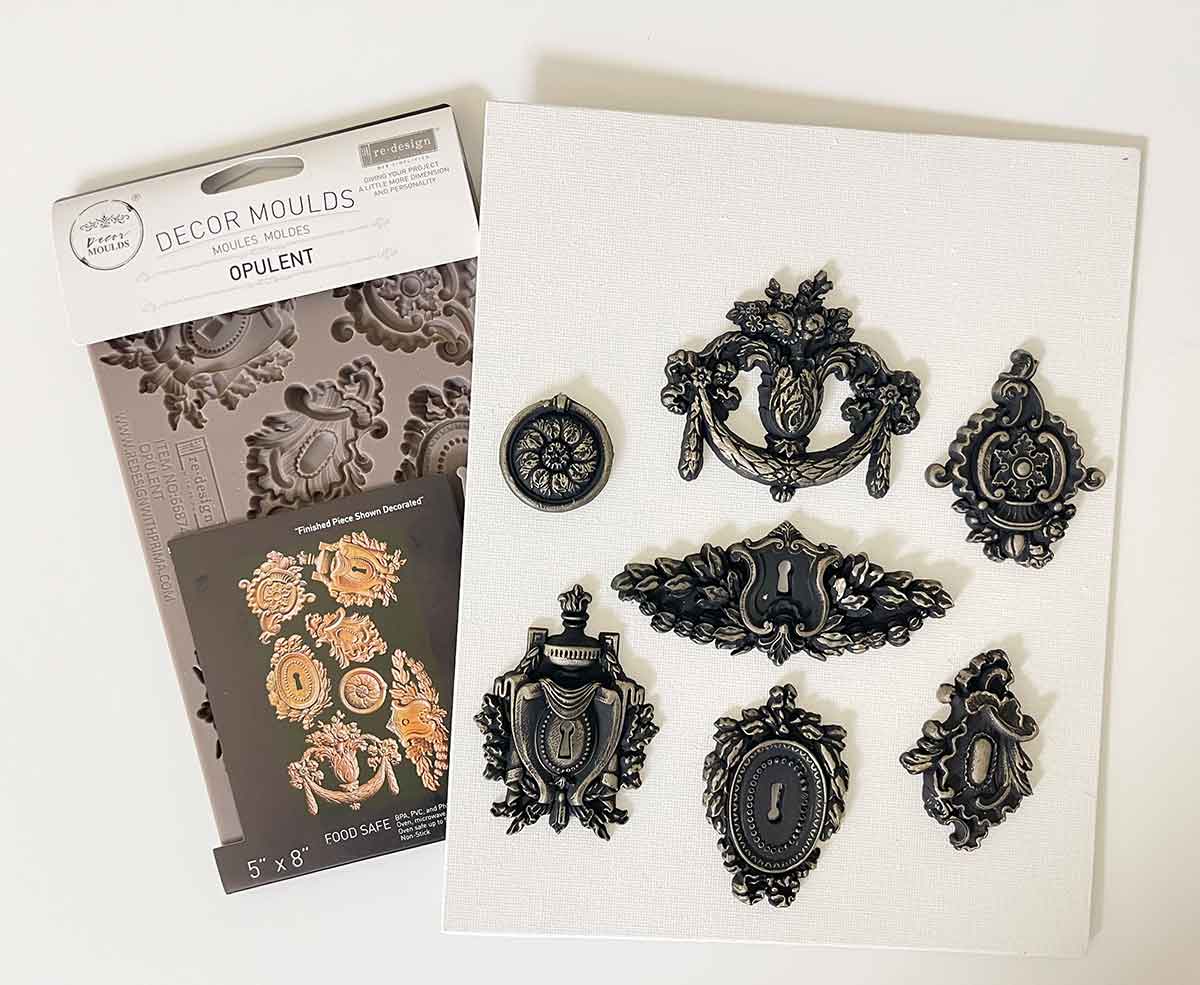 Decorative mold set with packaging on a white background